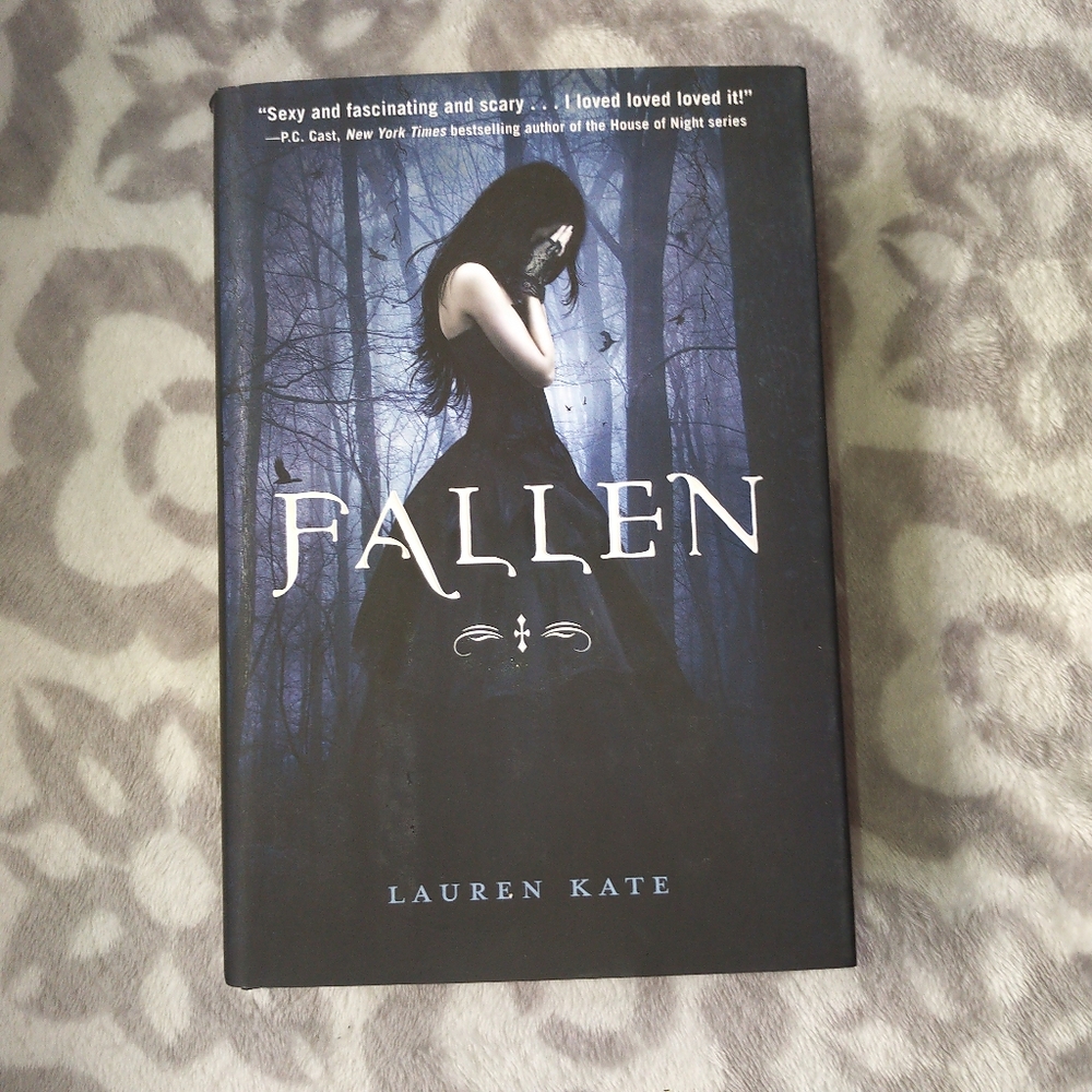Fallen #1 Lauren Kate Young Adult urban Fantasy Paranormal Romance supernatural